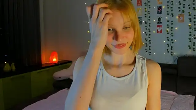 Kiracute18 online show from 04/05/26, 07:55