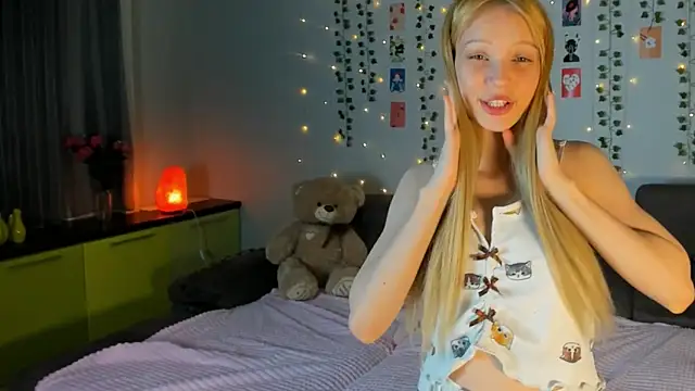 Kiracute18 online show from 04/24/26, 04:53