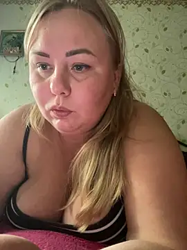 Snapshot of Mommy-girl-Lola chatting on 07/29/26, 11:52 Mommy-girl-Lola online show from 07/29/26, 11:52