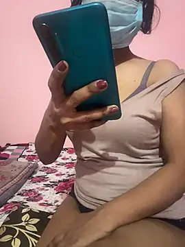 Snapshot of Hello_Priya16 chatting on 03/01/26, 06:10 Hello Priya16 online show from 03/01/26, 06:10