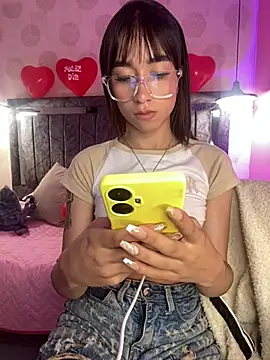 alahia pink online show from 02/18/26, 03:13