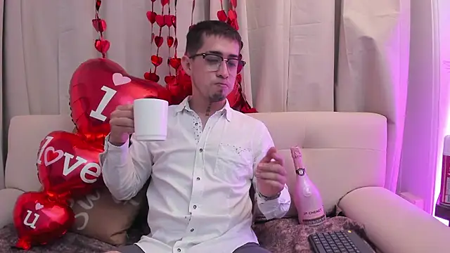 Snapshot of Tommas_Jhonson chatting on 02/15/26, 03:47 Tommas Jhonson online show from 02/15/26, 03:47