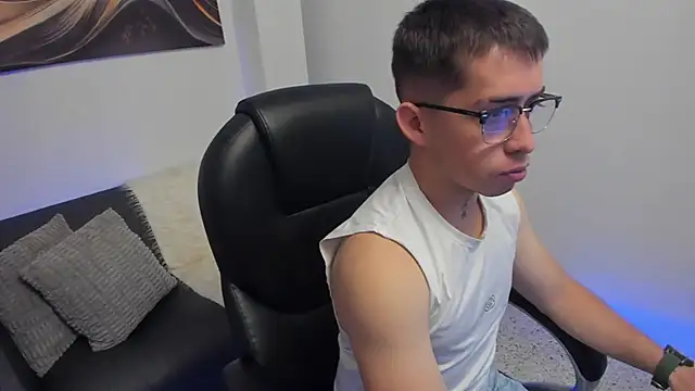 Snapshot of Tommas_Jhonson chatting on 02/22/26, 03:51 Tommas Jhonson online show from 02/22/26, 03:51