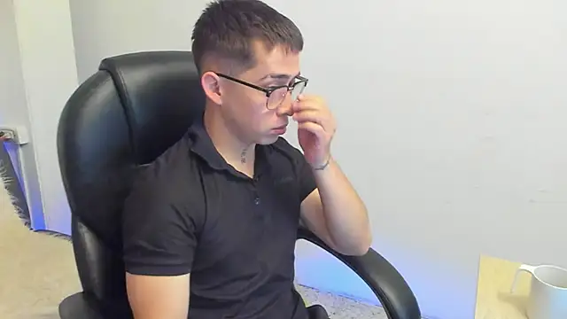 Snapshot of Tommas_Jhonson chatting on 02/24/26, 03:37 Tommas Jhonson online show from 02/24/26, 03:37