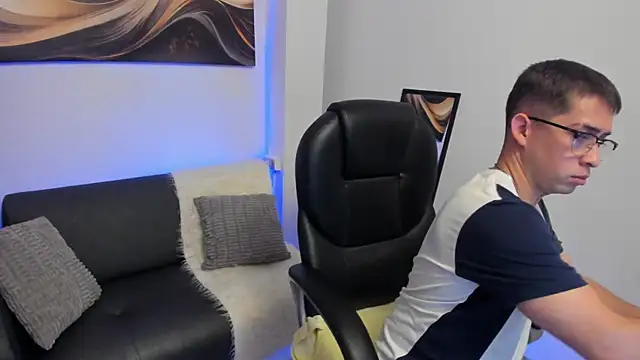 Snapshot of Tommas_Jhonson chatting on 02/25/26, 04:00 Tommas Jhonson online show from 02/25/26, 04:00