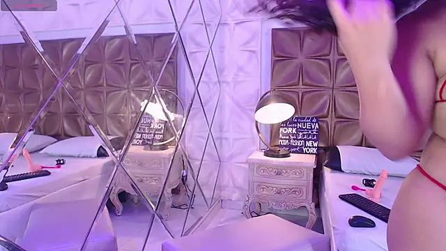 LunaJohns online show from 04/15/26, 12:34