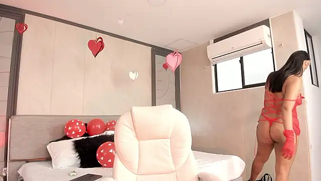 Snapshot of alicee_clark_ chatting on 02/14/26, 01:30 alicee clark online show from 02/14/26, 01:30