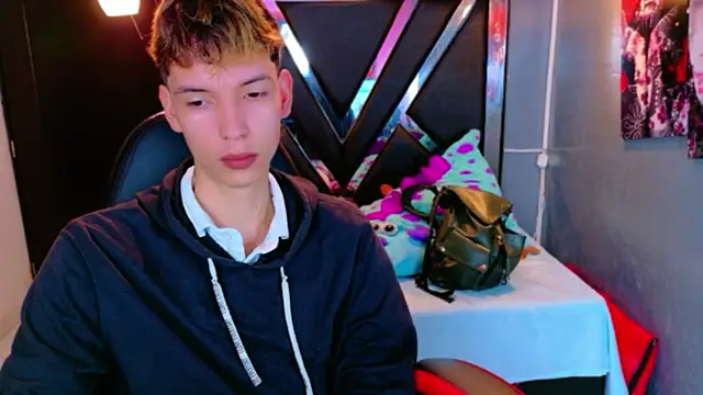 Liam Green1 online show from 02/23/26, 12:02