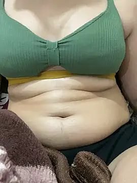 unicornbabe23 online show from 04/01/26, 07:31