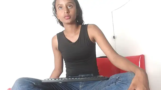 Snapshot of valeryskinnyvagi chatting on 05/21/26, 12:06 valeryskinnyvagi online show from 05/21/26, 12:06