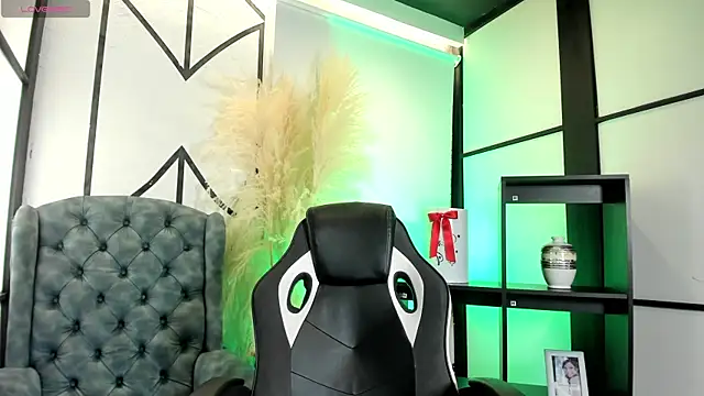 Snapshot of Abi_sexxx1 chatting on 02/17/26, 08:37 Abi sexxx1 online show from 02/17/26, 08:37