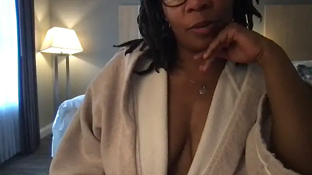 Snapshot of bisexualbeauty50 chatting on 02/11/26, 03:50 bisexualbeauty50 online show from 02/11/26, 03:50