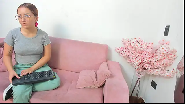 Kitty f00x online show from 07/08/26, 01:04