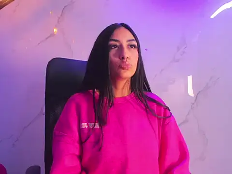 TiffanyDream8 online show from 02/18/26, 09:44