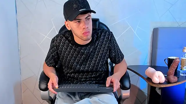 Milo Thompson online show from 03/30/26, 04:13