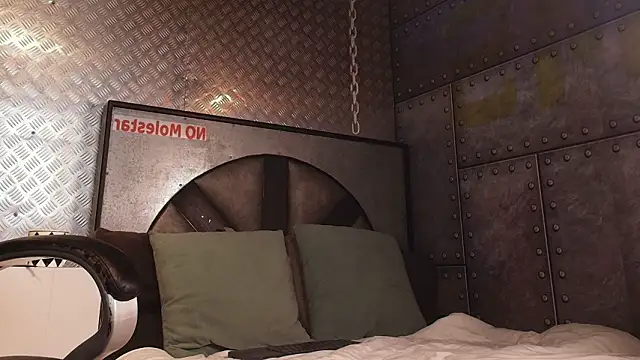 Snapshot of ItsZairen chatting on 02/12/26, 03:45 ItsZairen online show from 02/12/26, 03:45