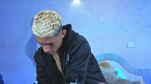 ItsZairen online show from 04/14/26, 03:23