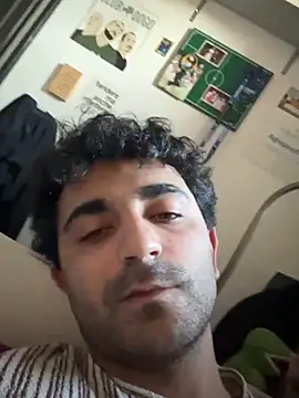 Snapshot of elia2711 chatting on 02/11/26, 04:01 elia2711 online show from 02/11/26, 04:01