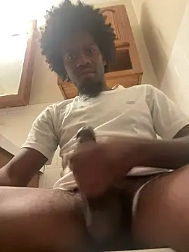 Snapshot of pussyeater_- chatting on 02/17/26, 05:37 pussyeater - online show from 02/17/26, 05:37