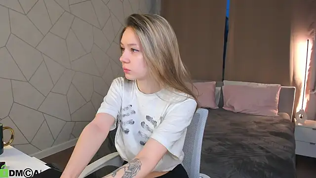 Snapshot of Mini_Allice chatting on 02/12/26, 01:22 Mini Allice online show from 02/12/26, 01:22