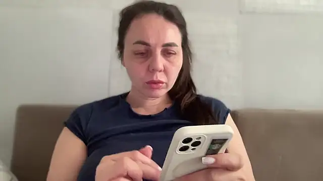 Snapshot of Darsy_Rox chatting on 04/19/26, 10:14 Darsy Rox online show from 04/19/26, 10:14