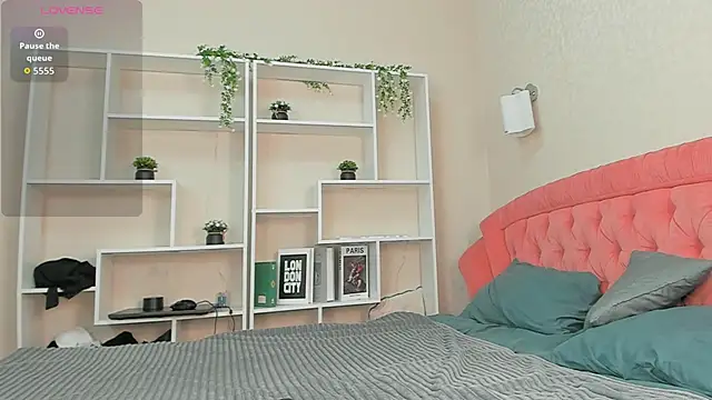 JennyferMore online show from 04/05/26, 08:06