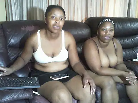 Snapshot of Caramel-Diva chatting on 02/11/26, 08:08 Caramel-Diva online show from 02/11/26, 08:08