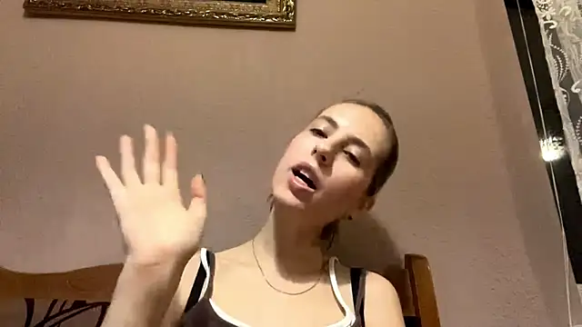 Snapshot of CharmingBlonde chatting on 02/12/26, 06:36 CharmingBlonde online show from 02/12/26, 06:36