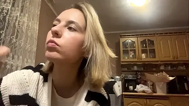 Snapshot of CharmingBlonde chatting on 02/20/26, 06:19 CharmingBlonde online show from 02/20/26, 06:19