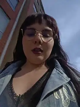 Snapshot of Yulska chatting on 02/28/26, 11:17 Yulska online show from 02/28/26, 11:17