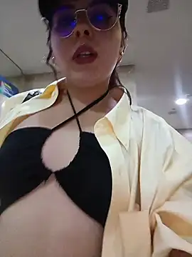 Yulska online show from 04/27/26, 09:35