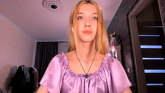 Snapshot of TaliCaan chatting on 02/14/26, 12:13 TaliCaan online show from 02/14/26, 12:13