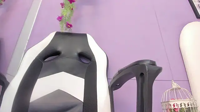 Snapshot of luna_bradley_ chatting on 02/23/26, 12:24 luna bradley online show from 02/23/26, 12:24