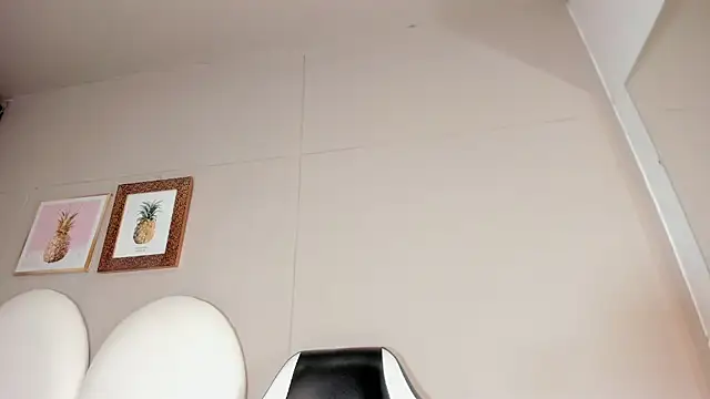 luna bradley  online show from 03/25/26, 12:22