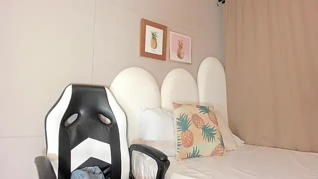 luna bradley  online show from 03/31/26, 12:16