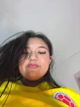 luna bradley  online show from 06/12/26, 01:43