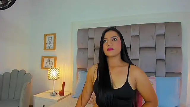 Snapshot of zharia_lux_25 chatting on 02/19/26, 11:28 zharia lux 25 online show from 02/19/26, 11:28