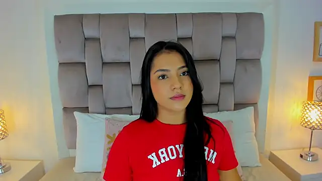 zharia lux 25 online show from 03/04/26, 11:38