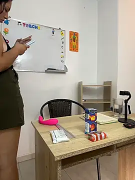 Snapshot of Victoria_Lusty chatting on 02/24/26, 09:02 Victoria Lusty online show from 02/24/26, 09:02