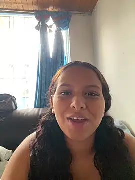 Luna white1 online show from 03/09/26, 07:40