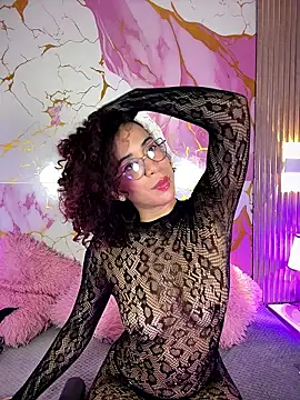 Woo isDaphne online show from 04/10/26, 10:58