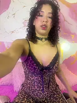 Woo isDaphne online show from 05/22/26, 10:59