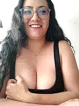 Snapshot of Salma-sweet chatting on 06/07/26, 04:22 Salma-sweet online show from 06/07/26, 04:22