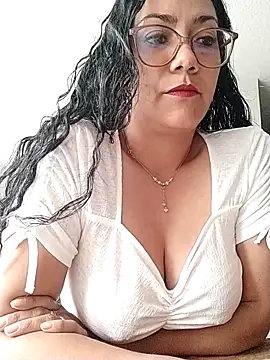 Snapshot of Salma-sweet chatting on 06/08/26, 05:46 Salma-sweet online show from 06/08/26, 05:46