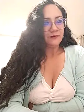 Snapshot of Salma-sweet chatting on 08/03/26, 04:00 Salma-sweet online show from 08/03/26, 04:00