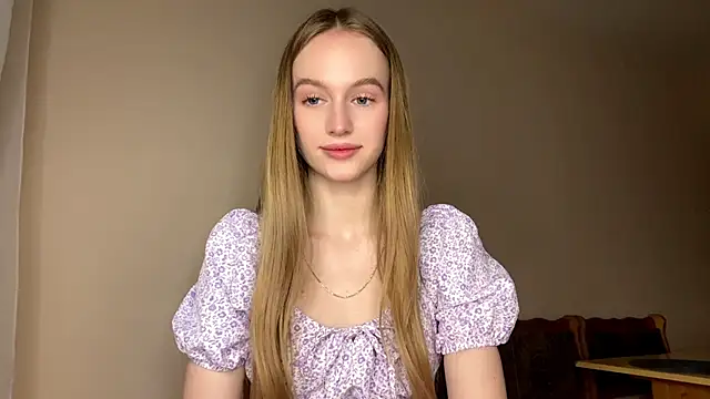 Snapshot of Viktoria_Vibes chatting on 02/14/26, 04:15 Viktoria Vibes online show from 02/14/26, 04:15