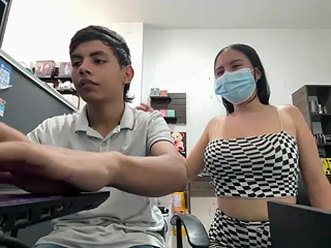 Snapshot of two_cam_latin chatting on 02/22/26, 05:00 two cam latin online show from 02/22/26, 05:00