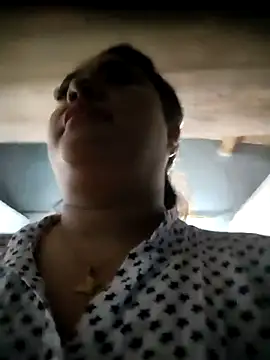 Snapshot of tania_queen chatting on 02/19/26, 11:34 tania queen online show from 02/19/26, 11:34