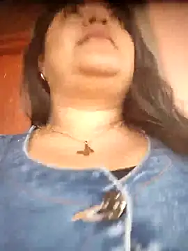 Snapshot of tania_queen chatting on 02/21/26, 09:38 tania queen online show from 02/21/26, 09:38