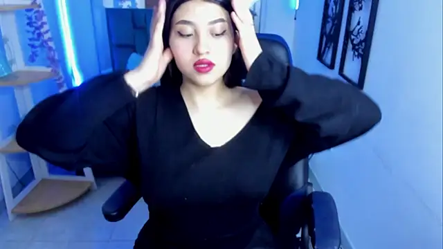 bloom winxx online show from 02/18/26, 03:13